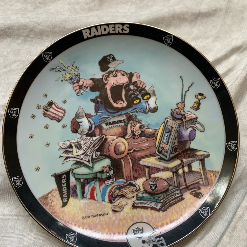 Raider’s fan by Gary Patterson a limited edition from the plate number F 2641